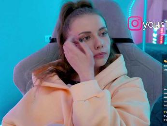 VikkiExtraCheese webcam bongacams model stream image