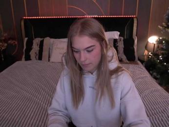 AlinaLemon webcam model stream image