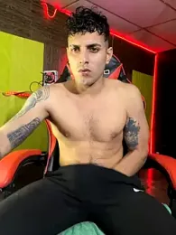 JustynAle2025 webcam model stream image