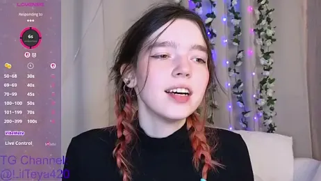 LilTeya webcam model stream image