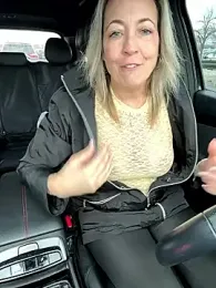 Cherry-red-xo webcam model stream image