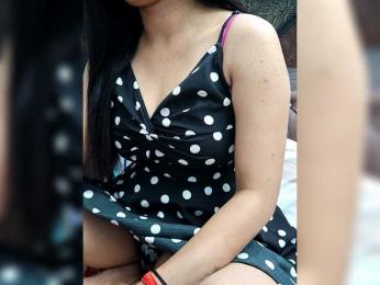 Dollmeenu webcam model stream image