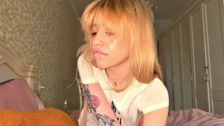 _BunnyDollStella_ webcam model stream image