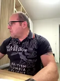 coupleLatinaLovers webcam model stream image