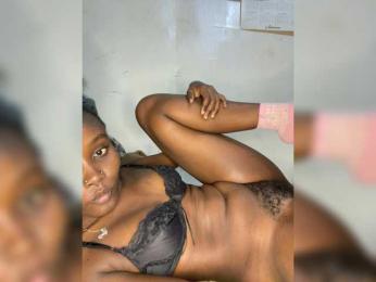 Richgirllover1 webcam bongacams model stream image