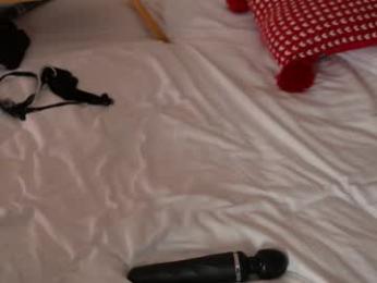 ella_twinkle webcam model stream image