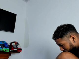 Xander Strongs webcam model stream image