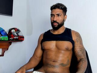 Xander Strongs webcam flirt4free model stream image