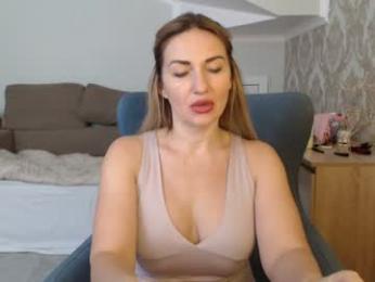 mallinia webcam model stream image