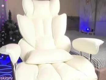 _top_skinny webcam model stream image