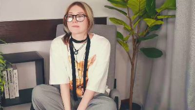 LucyMenasco webcam model stream image