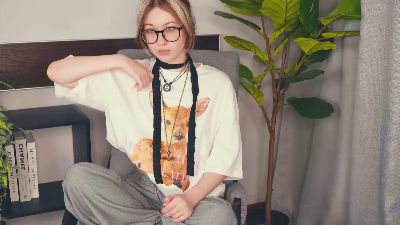 LucyMenasco webcam model stream image