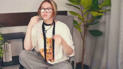 LucyMenasco webcam cam4 model stream image