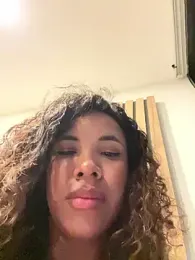 Brunettexio webcam model stream image