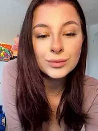 Mia-Minou webcam model stream image