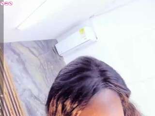 laurasaenz01 webcam model stream image