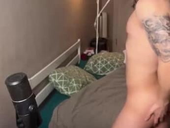 namiraaxel webcam model stream image