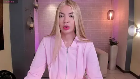 NiaHolland webcam model stream image