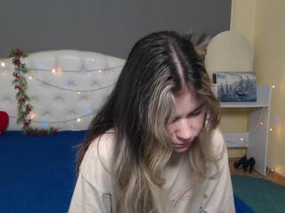 Tina Ryder webcam flirt4free model stream image