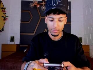 Thiago Ferreti webcam model stream image