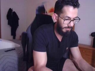 Dom Beard webcam model stream image