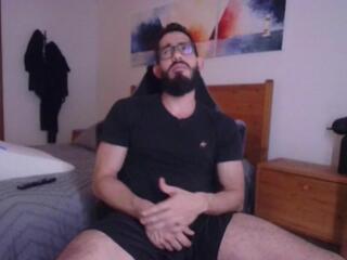 Dom Beard webcam model stream image