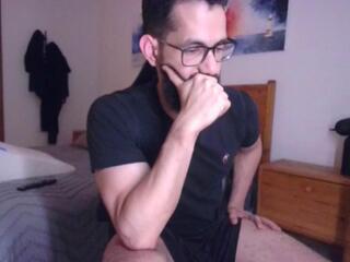 Dom Beard webcam model stream image