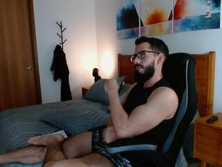 Dom Beard webcam flirt4free model stream image