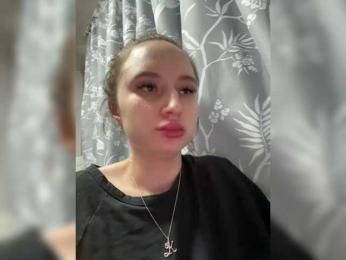 KiraSweet webcam model stream image