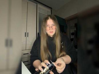 LancyOfficiial webcam model stream image