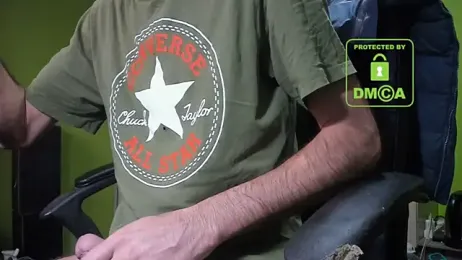 BigCumShoot webcam model stream image