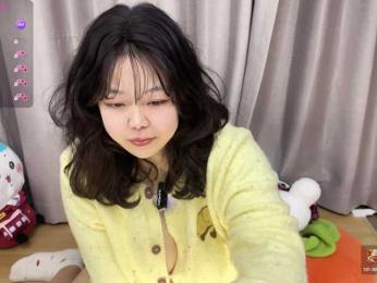 Kittenfishing webcam model stream image