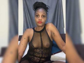 Maggy webcam model stream image