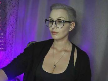 MamaKoska webcam model stream image