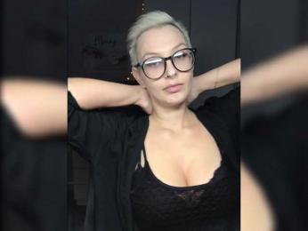 MamaKoska webcam model stream image