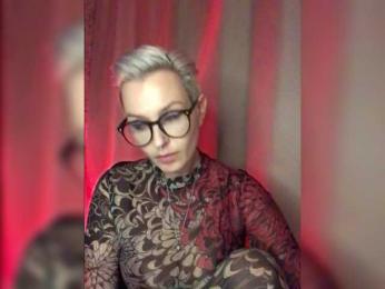 MamaKoska webcam model stream image