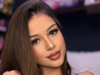 Bella webcam model stream image