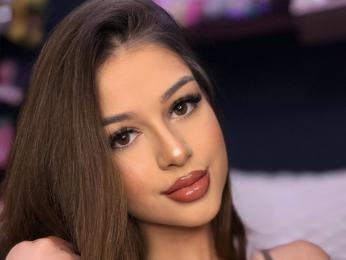 Bella webcam model stream image