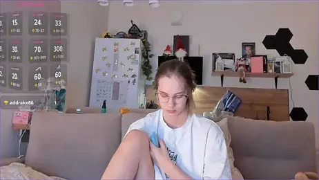 Girl_alone_home webcam model stream image