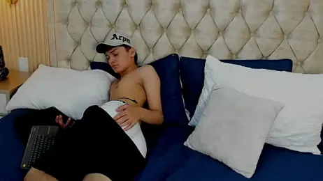 Maxii18_ webcam stripchat model stream image