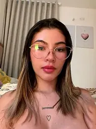 Your_Honeey webcam stripchat model stream image