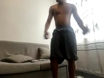 liluxxx32 webcam model stream image