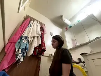 Snowbunnycake_131 webcam model stream image