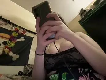 Snowbunnycake_131 webcam model stream image