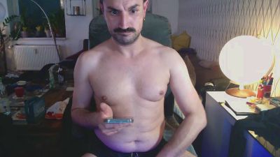 tom0819 webcam model stream image