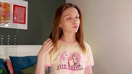 SaraHearts webcam model stream image