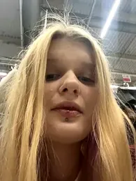 ann_ewu webcam model stream image