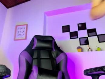 _noa_smith_ webcam model stream image