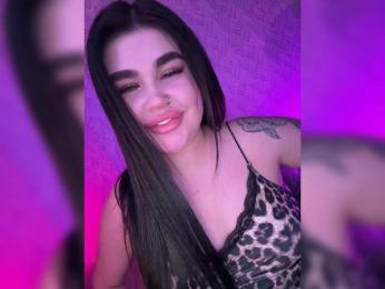 suchka-black- webcam model stream image