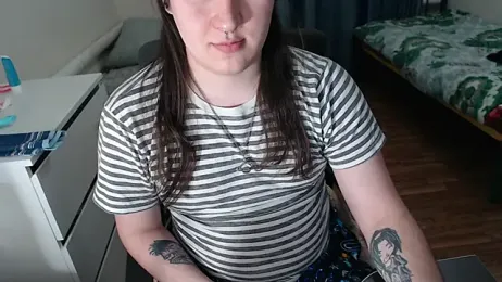 EvaMiron webcam model stream image